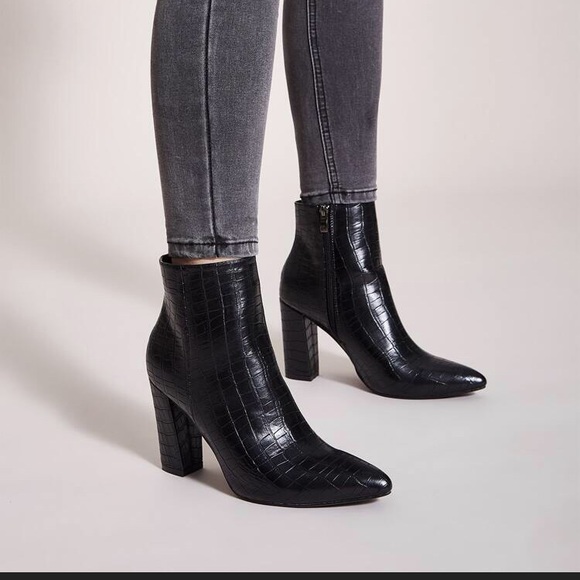 Trendy heel booties faux crocodile pattern - Picture 2 of 7